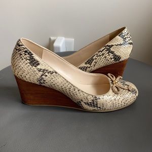 Cole Haan Snake Skin 2 Inch Wedge Size 6.5  EUC
